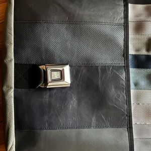 Mariclaro seatbelt sustainable messenger bag